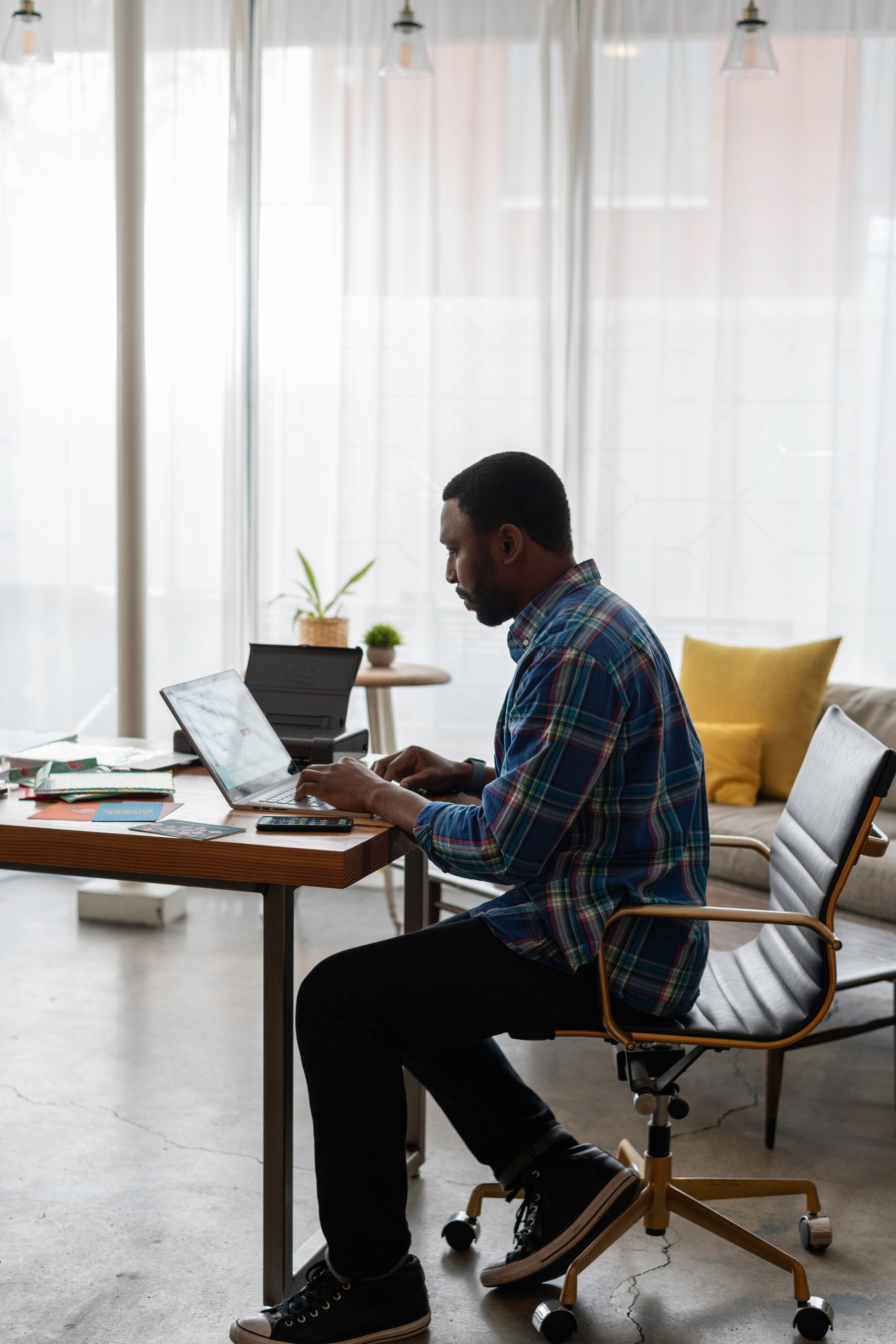 linkedin-sales-solutions-Sf91sSGjg5k-unsplash